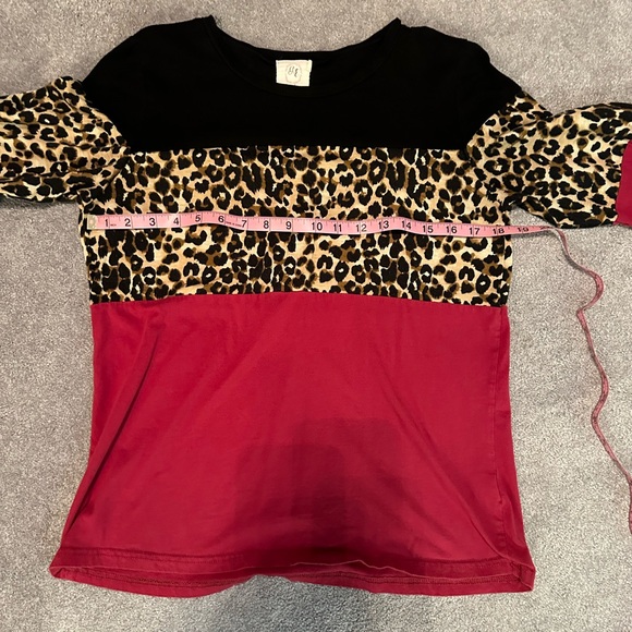 Grace & Emma Tops - Women’s Top Red Black and animal print. Size small.